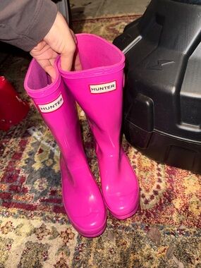 Hunter Hot Pink Glossy Rubber Rain Boots
